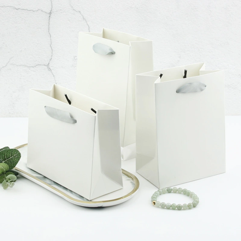 In che modo le confezioni regalo fungono da collegamento chiave tra i prodotti e i consumatori con i loro valori fondamentali?