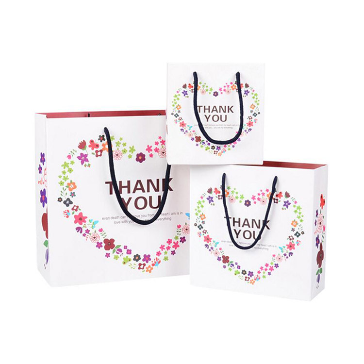 Perché scegliere un sacchetto di carta con manico in carta?