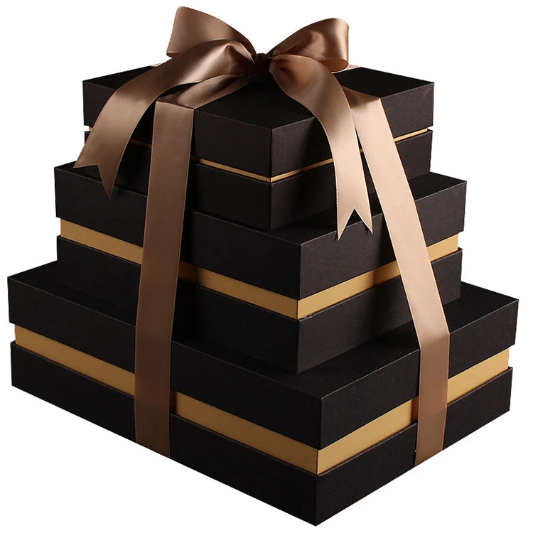 Set confezione regalo rigida multiformato con nastro dorato e coperchio